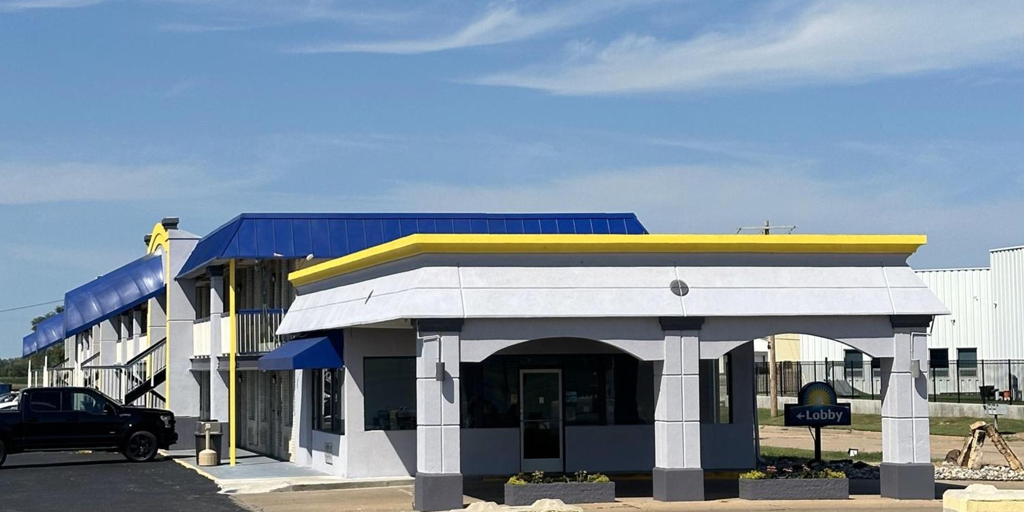 Days Inn By Wyndham Salina South Exterior photo