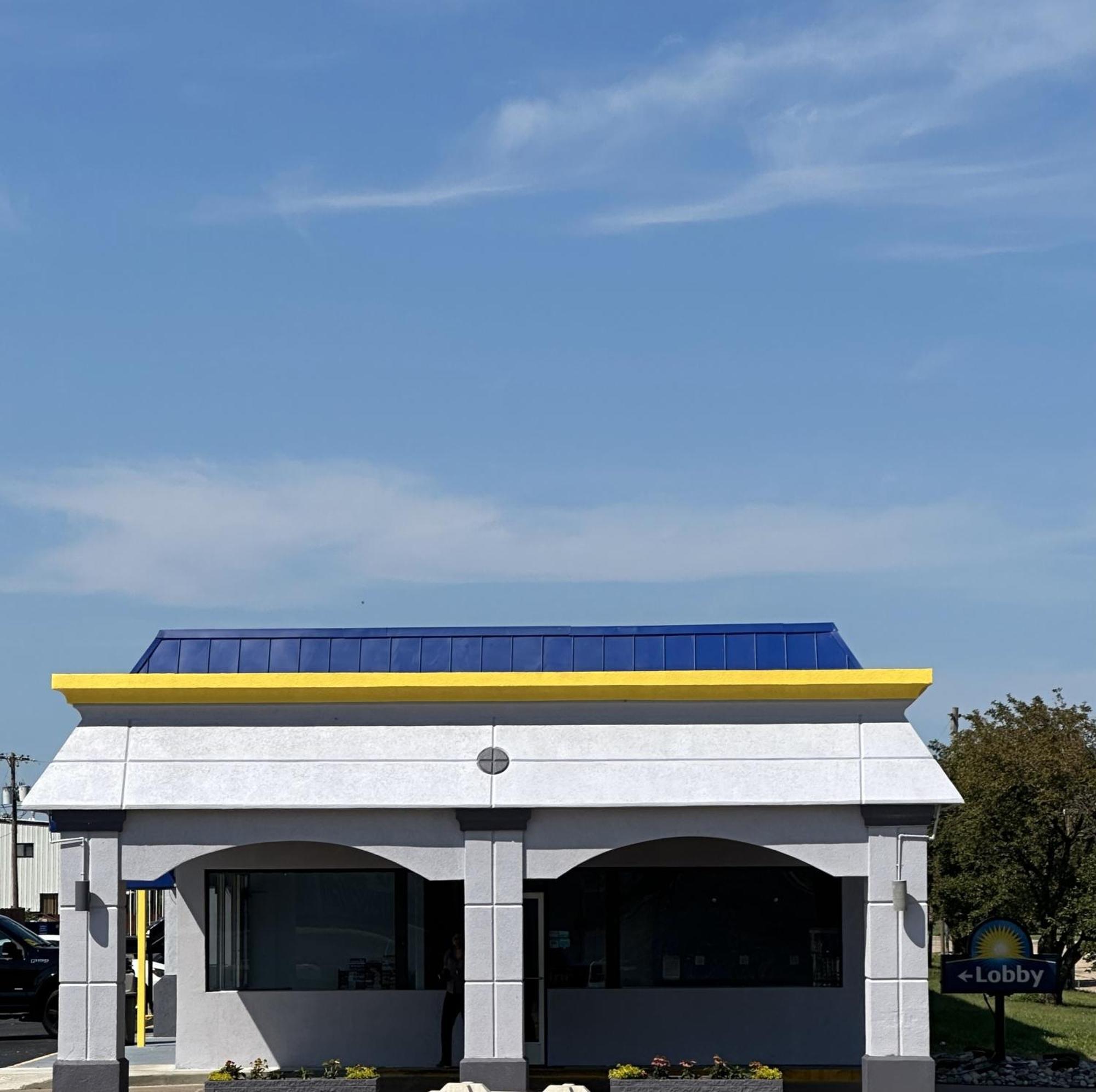 Days Inn By Wyndham Salina South Exterior photo